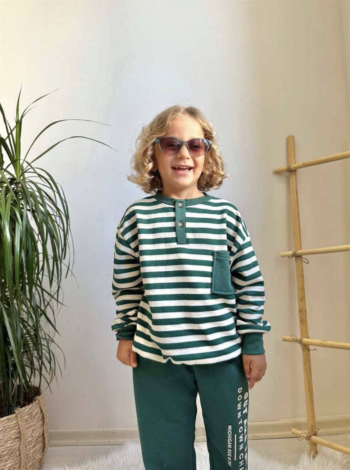 Yeşil çizgili Takım 