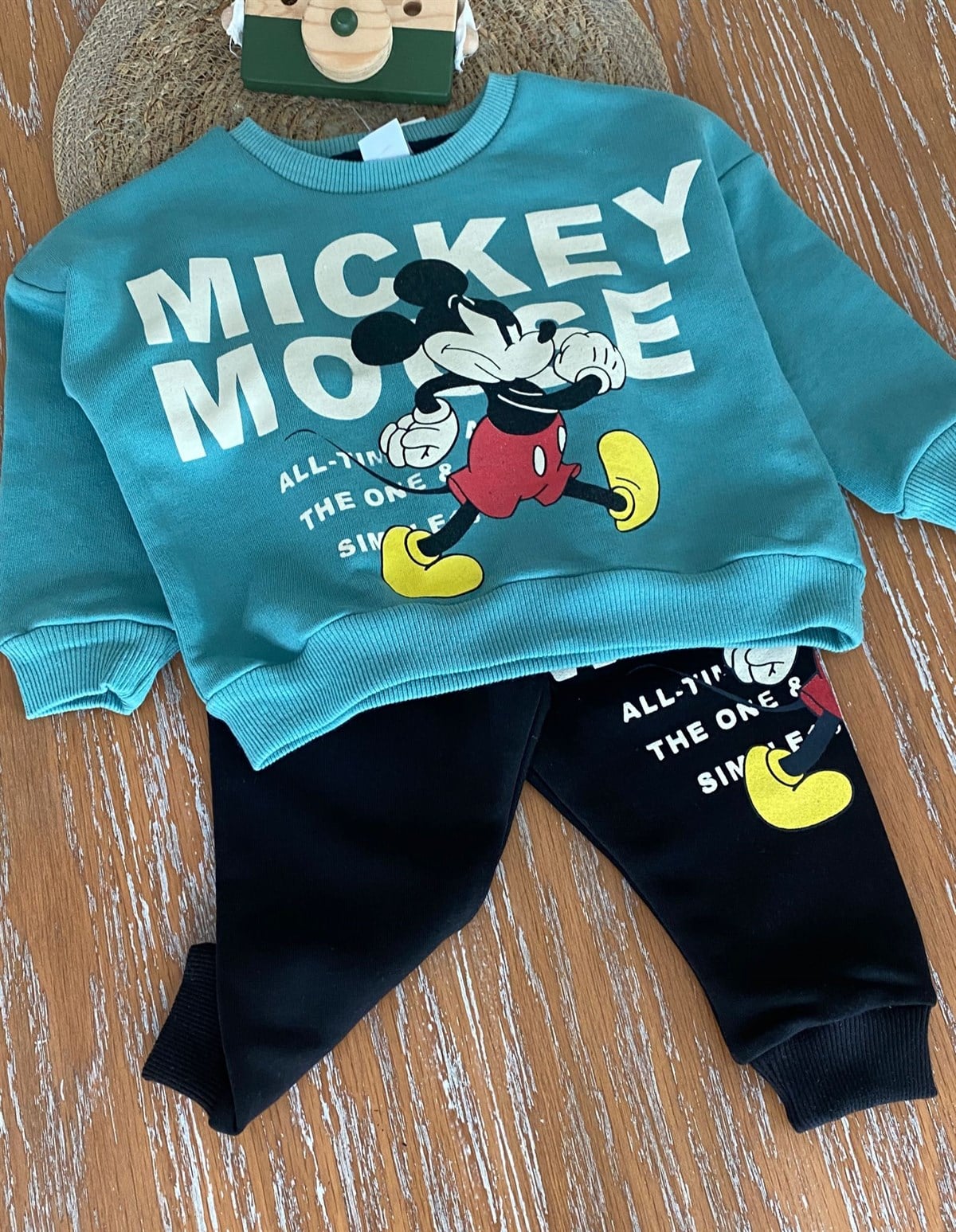 Yesil Mickey siyah alt takım 