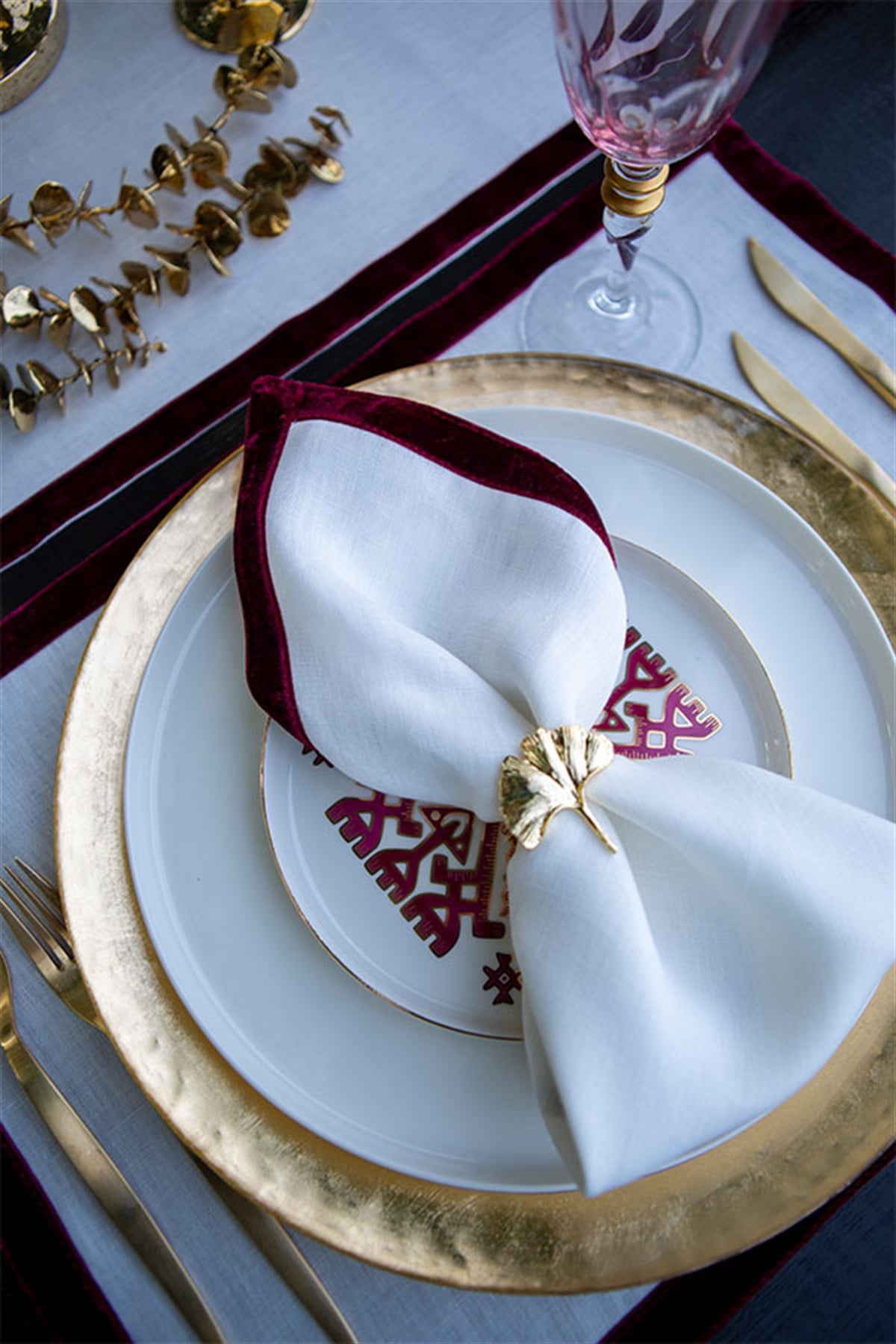 velvet-claret-pecete