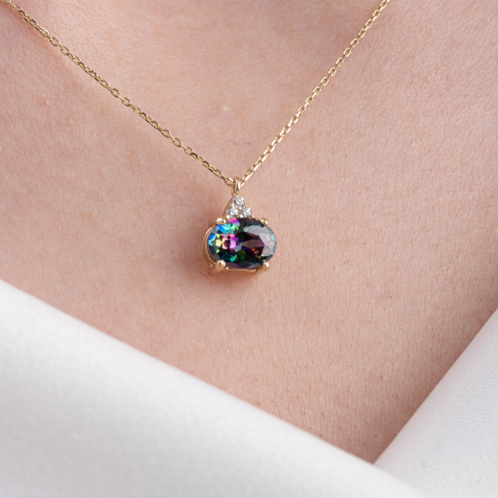 Fasek GoldKOLYELER1.15 Karat Mistik Topaz Taşlı Zirkon Taşlarla Süslenmiş Sade Modern Tasarım 14 Ayar Altın Kolye