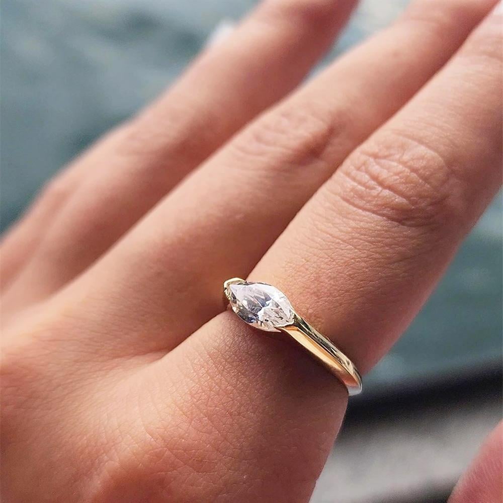 Huma GoldYÜZÜKLERMekik Altın Yüzük - 14 Ayar Altın Mekik Swarovski Taşlı Evlilik Teklifi Yüzüğü - Eşe, Sevgiliye