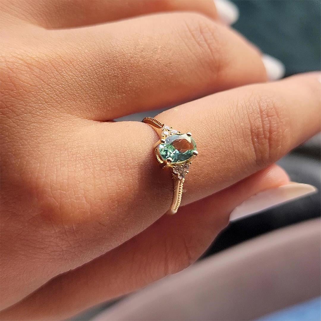 FasekGoldYÜZÜKLERTria Altın Yüzük - 14 Ayar Altın 1.05 Karat Tria Oval Topaz Taşlı Evlilik Teklifi Yüzüğü