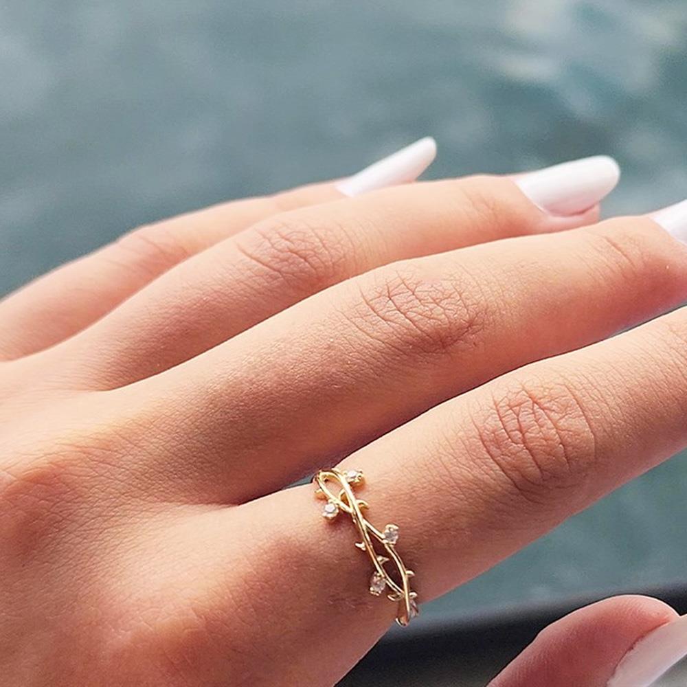 FasekGoldYÜZÜKLERAltın Yüzük - 14 Ayar Altın Sarmaşık Swarovski Taşlı Kadın Yüzük - Eşe, Sevgiliye, Anneye Yüzük