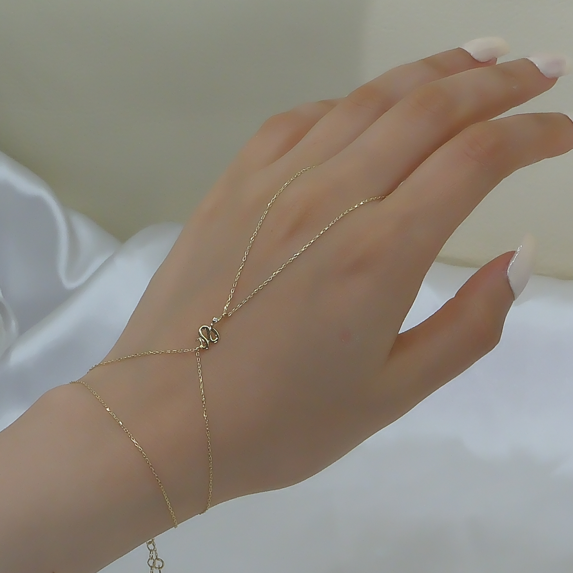 Gümüş Şahmeran-Minimal Stil Yılan 925 Ayar Gümüş Şahmeran 