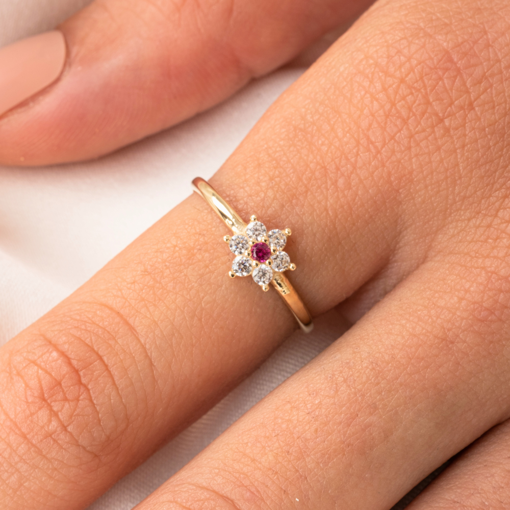 FasekGoldGÜMÜŞGümüş Yüzük - Mini Papatya Ruby Taşlı Minimal Tasarım 925 Ayar Gümüş Yüzük