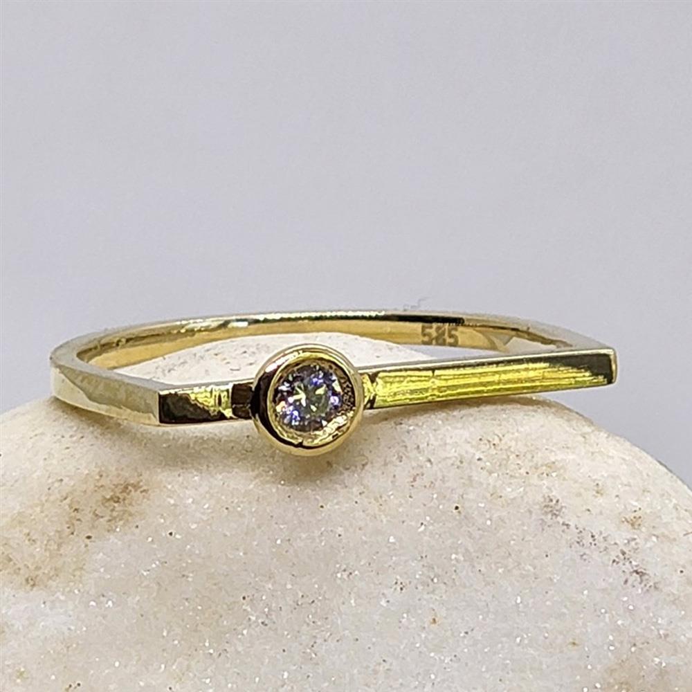 FasekGoldYÜZÜKLERMinimal Altın Yüzük - 14 Ayar Altın Çizgi 0.25 Karat Swarovski Taşlı Minimal Tektaş Kadın Yüzük