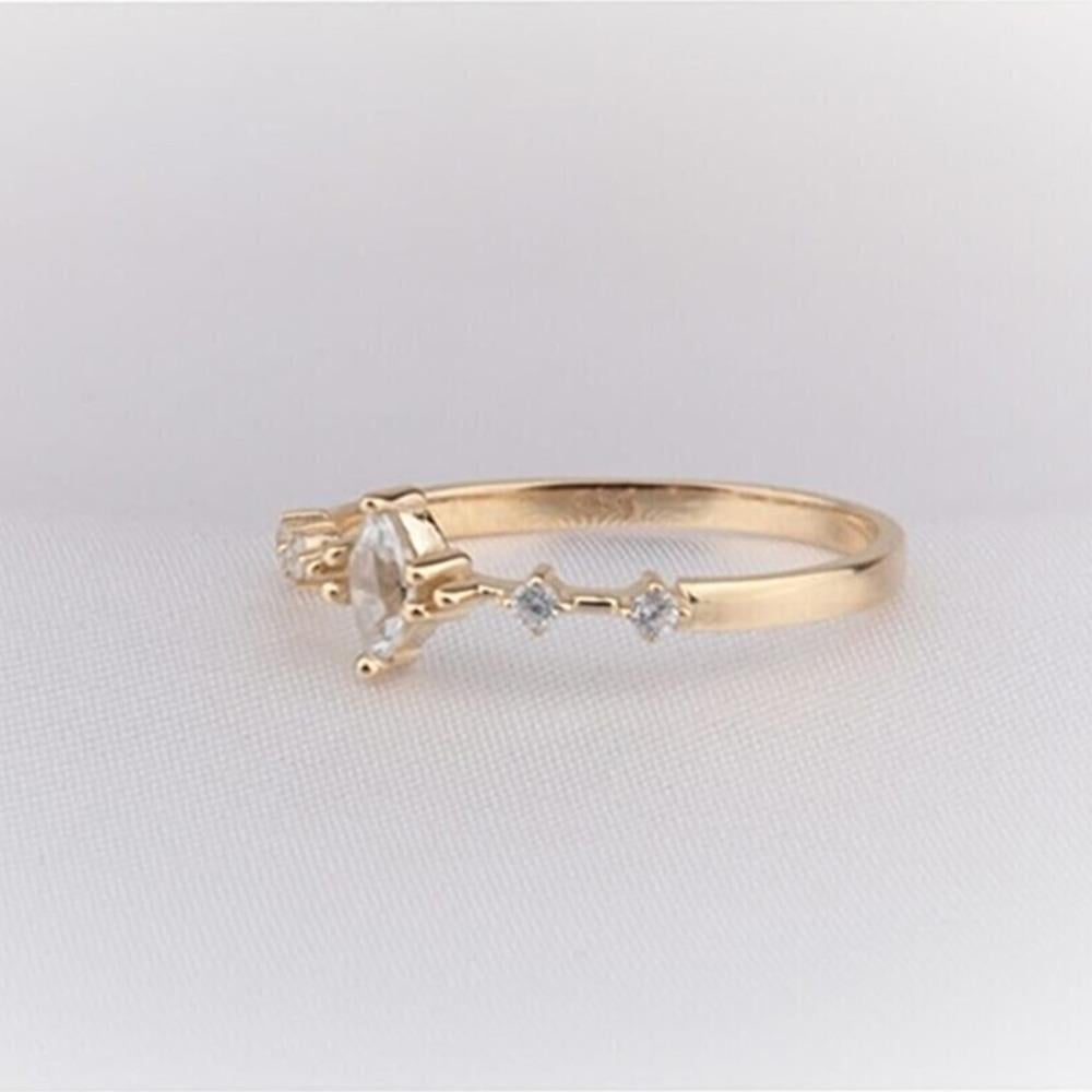 FasekGoldYÜZÜKLERMinimal Altın Yüzük - 14 Ayar Altın Markiz Swarovski Taşlı Minimal Yüzük - Eşe, Sevgiliye Yüzük
