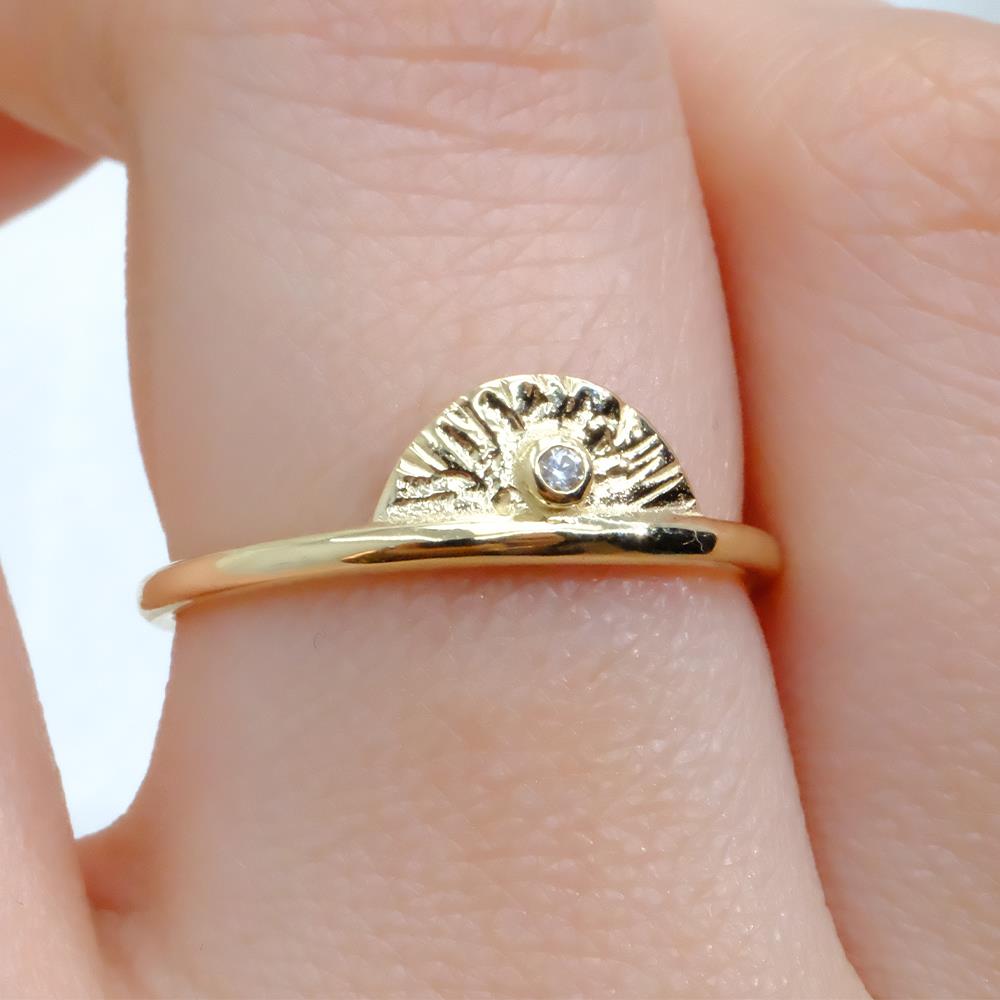 FasekGoldYÜZÜKLERMinimal Altın Yüzük - 14 Ayar Altın Mini Swarovski Taşlı Yelpaze Minimal Kadın Yüzük - Hediyelik