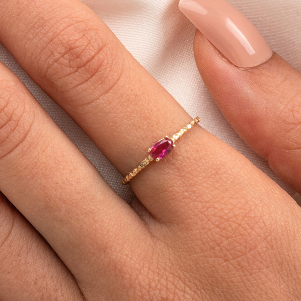 FasekGoldYÜZÜKLERMinimal Altın Yüzük - 14 Ayar Altın Ruby Taşlı Eskitme Minimal Tektaş Evlilik Teklifi Yüzüğü