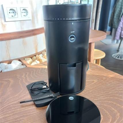 2. Wilfa - Uniform+ 58mm Flat Dişli Tartılı Kahve Öğütücü - Siyah - WSFBS-200B