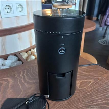 Wilfa - Uniform+ 58mm Flat Dişli Tartılı Kahve Öğütücü - Siyah - WSFBS-200B