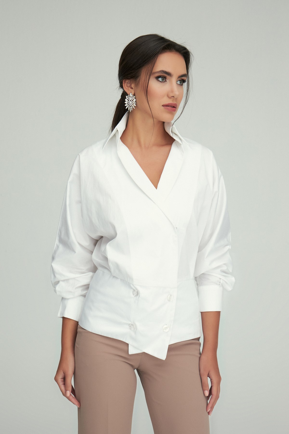 Kelly Gömlek Beyaz - Yarasa kollu dik yaka gömlek | Gömlek | Modalogy