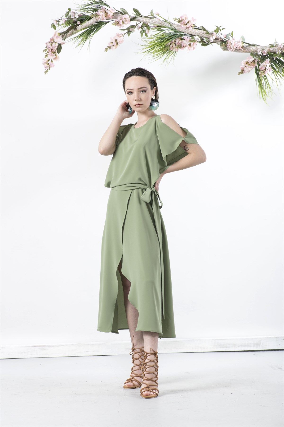 Nourai Elbise Yeşil, elbise, yeşil elbise, kuşaklı elbise, omuz dekolteli elbise