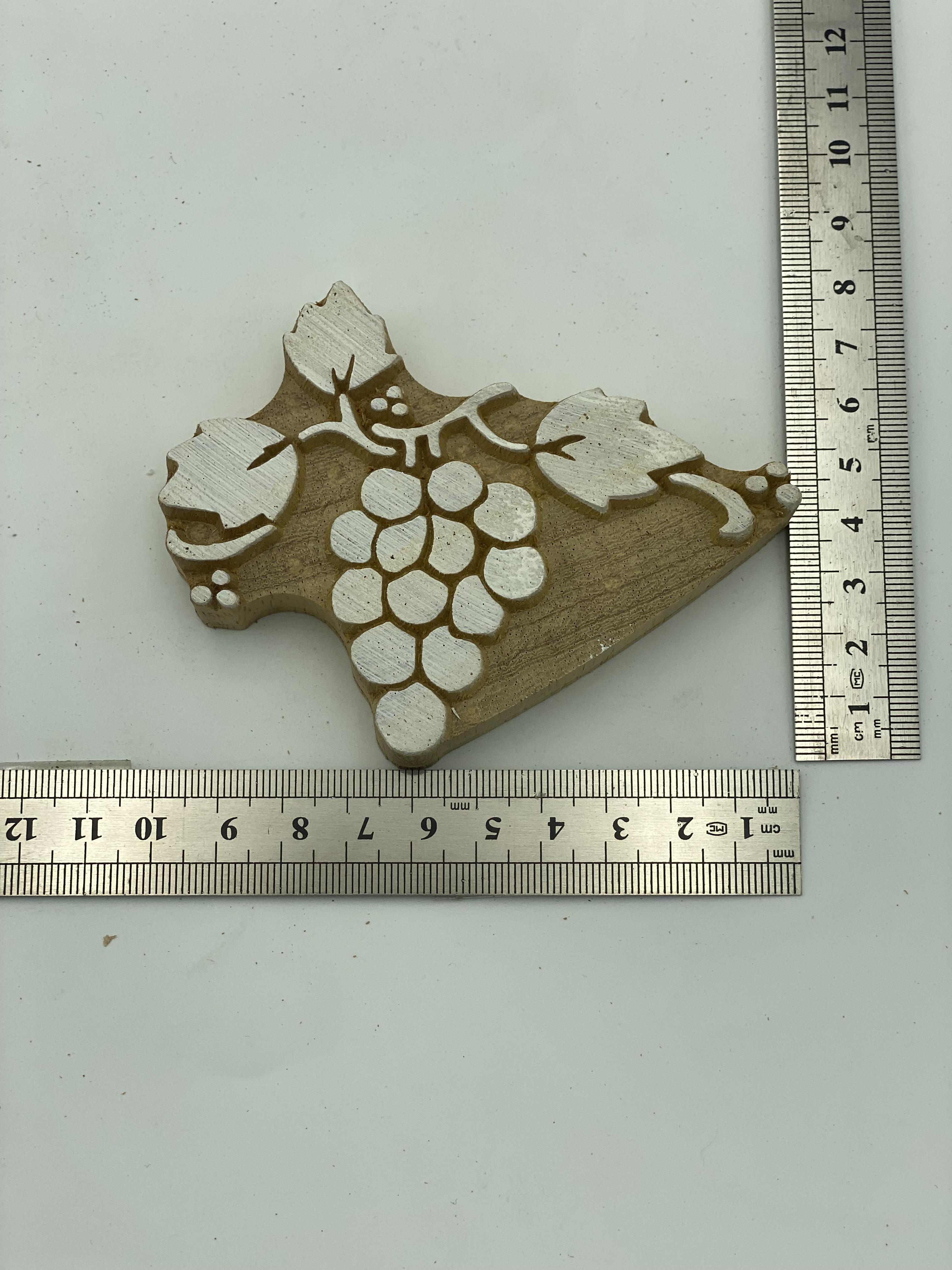 Mini Üzüm Salkımı İçi Dolu Tahta Baskı Kalıbı 193 - EmicraftMini Üzüm Salkım İçi Dolu Tahta Baskı Kalıbı 193Mini Sebze Meyve Modeller