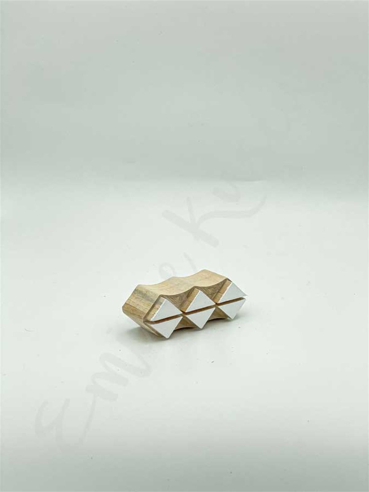 1233 thin pyramid