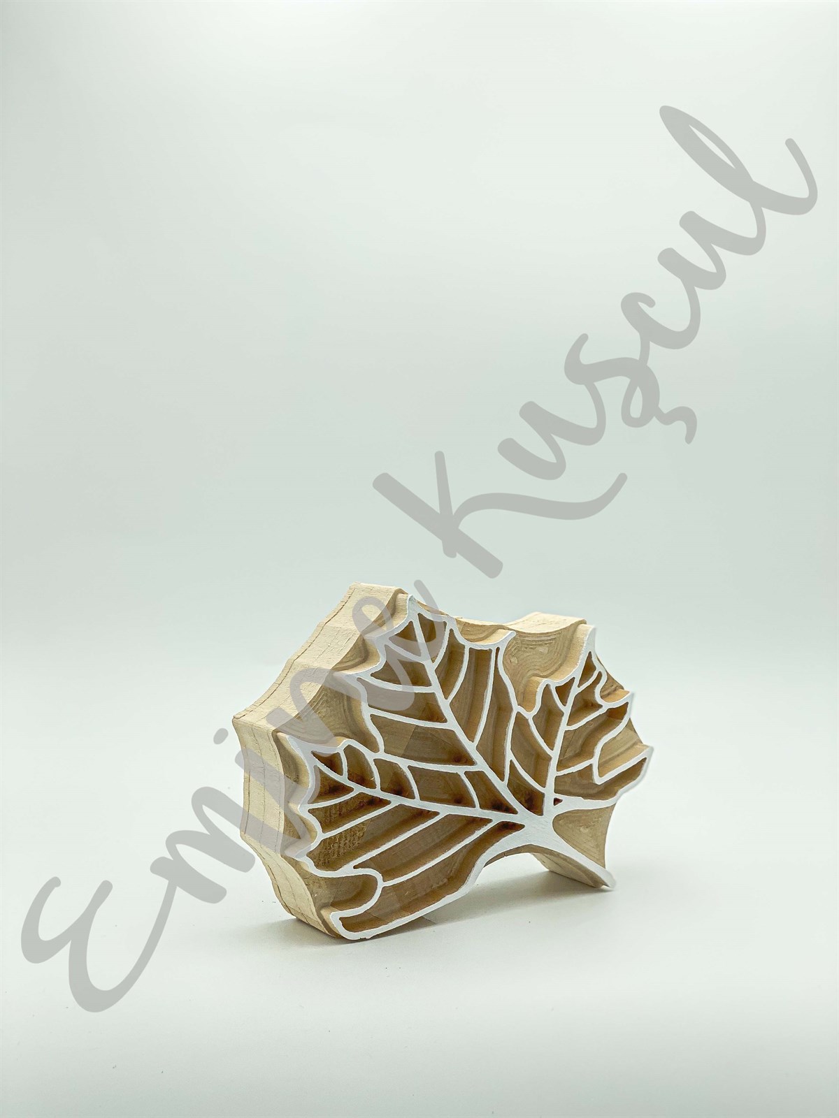 493 sycamore Leaf