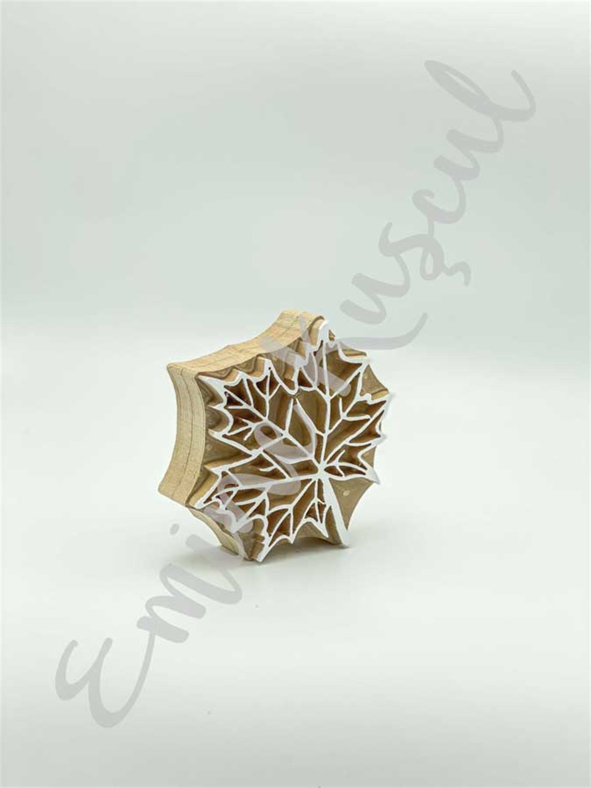 546 sycamore Leaf