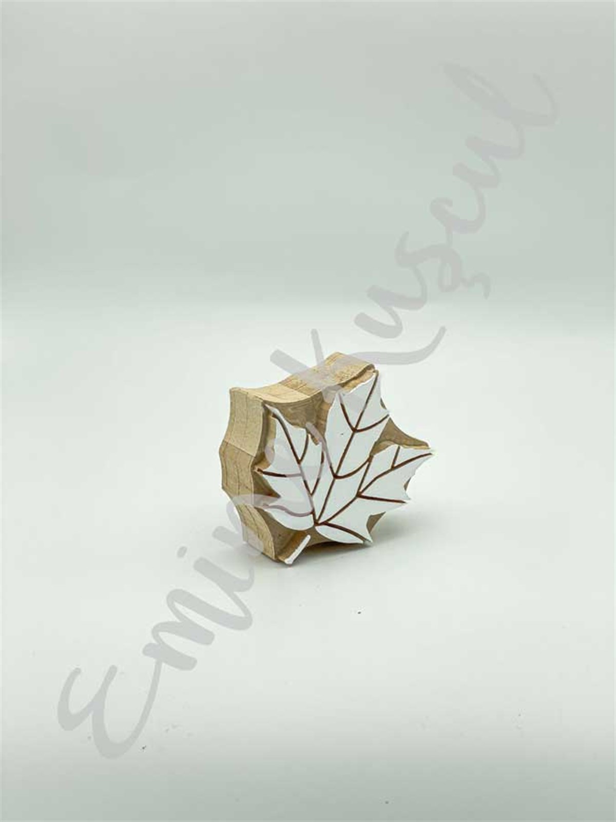 694 sycamore Leaf