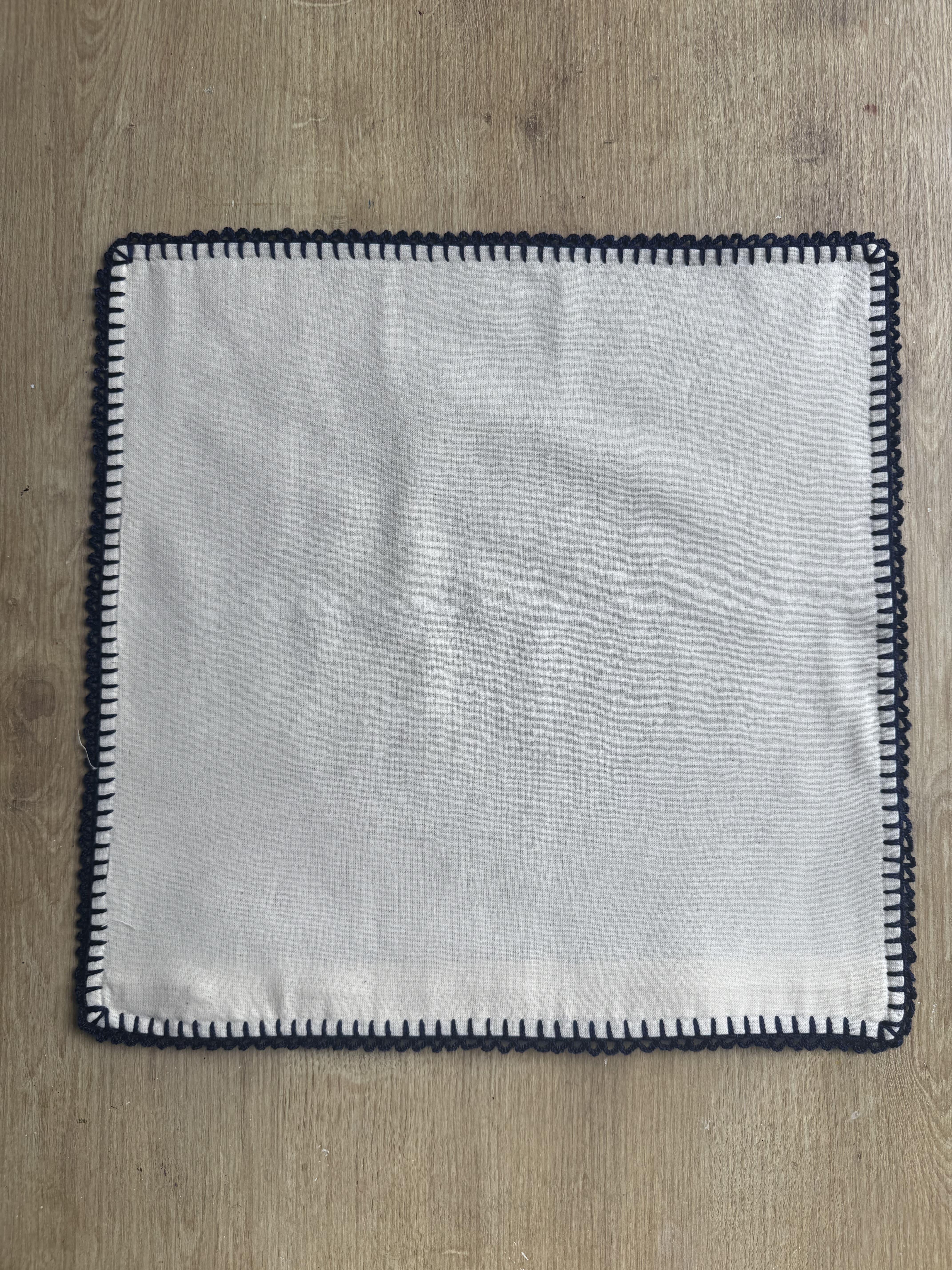 Mavi Oyalı Kare Kırlent - EmicraftMavi Oyalı Kare KırlentPillows