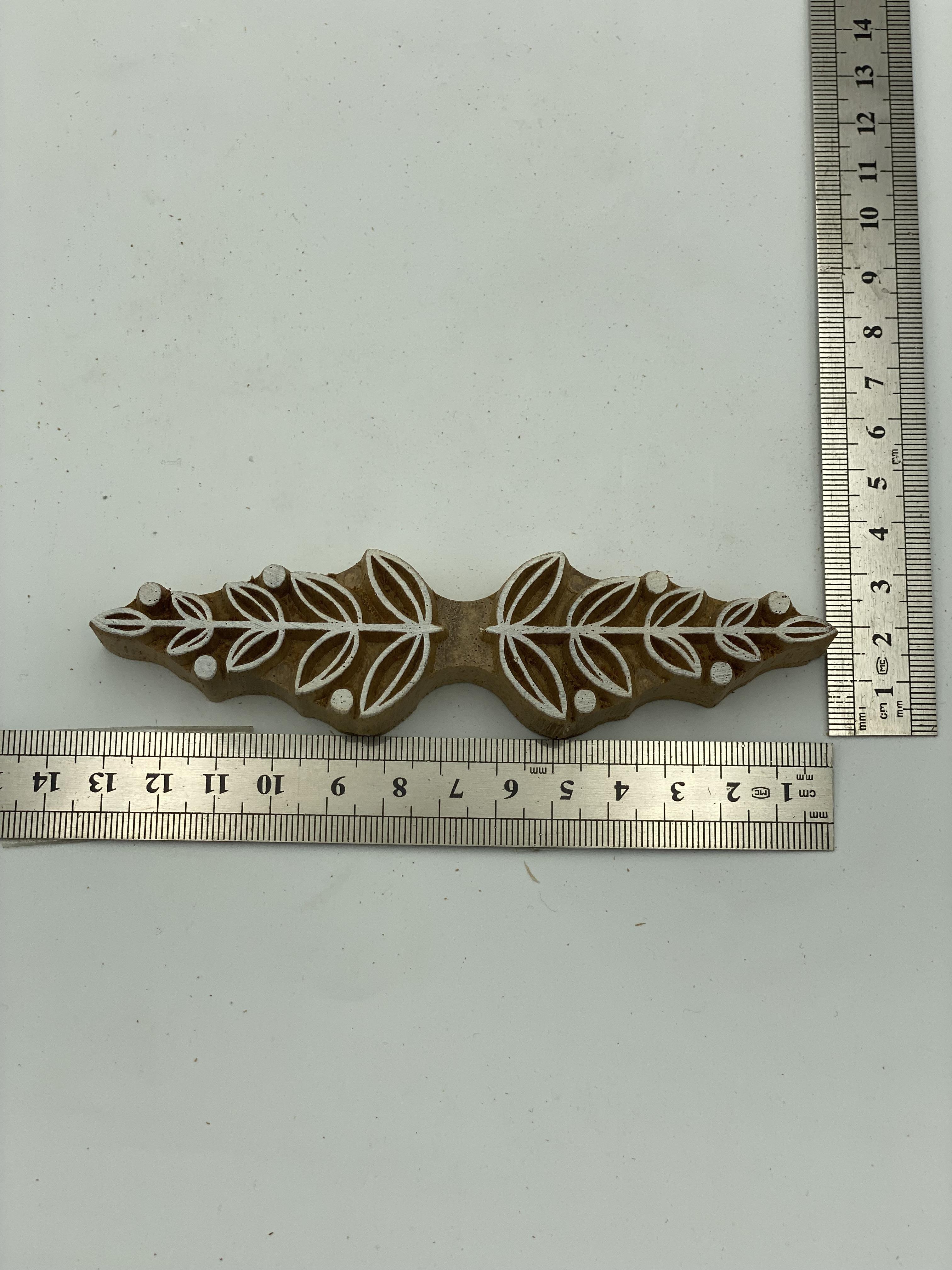 Mini Çelenk Düz Tahta Baskı Kalıbı 1154 - EmicraftMini Çelenk Düz Tahta Baskı Kalıbı 1154Mini Çiçek ve Yaprak Modeller