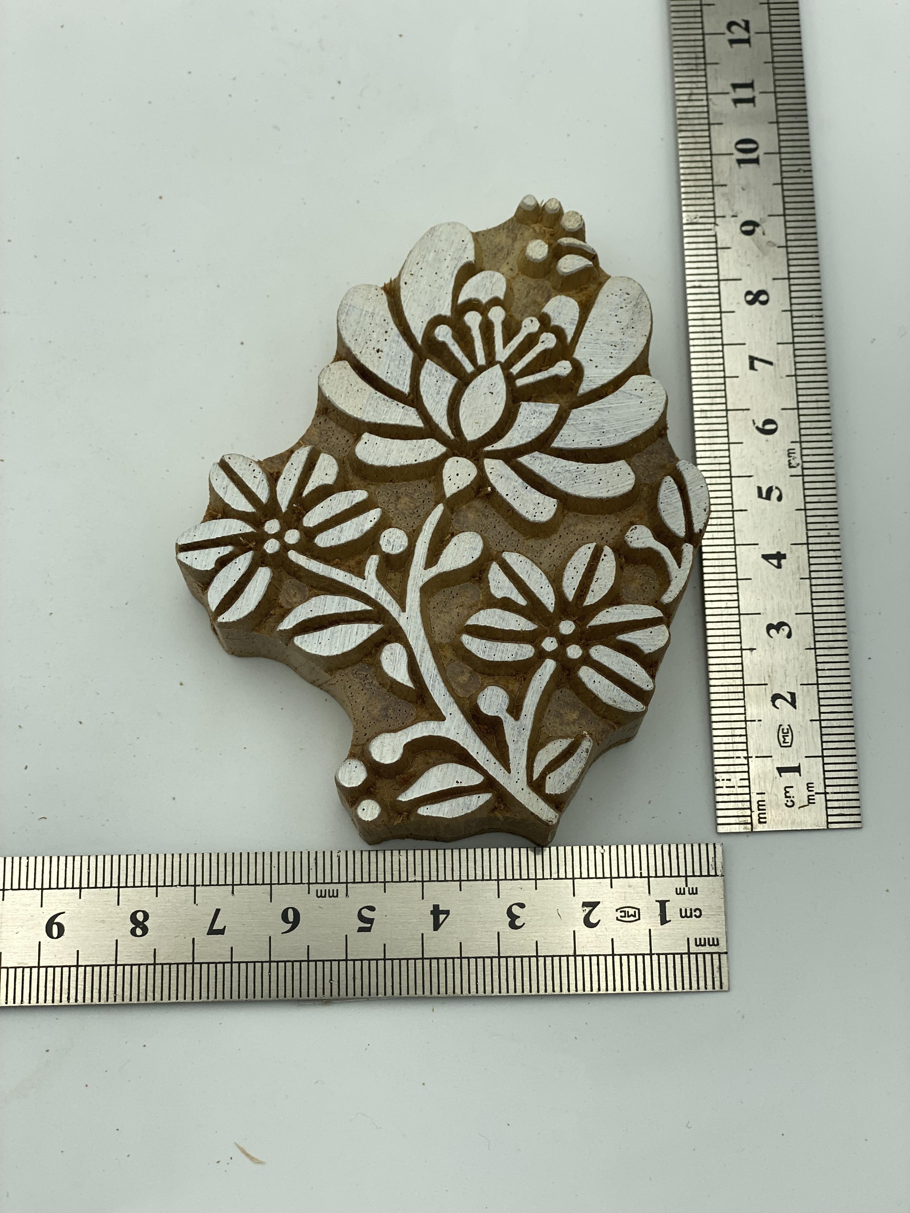 Mini Çiçek Tahta Baskı Kalıbı 662 - EmicraftMini Çiçek Tahta Baskı Kalıbı 662Mini Çiçek ve Yaprak Modeller