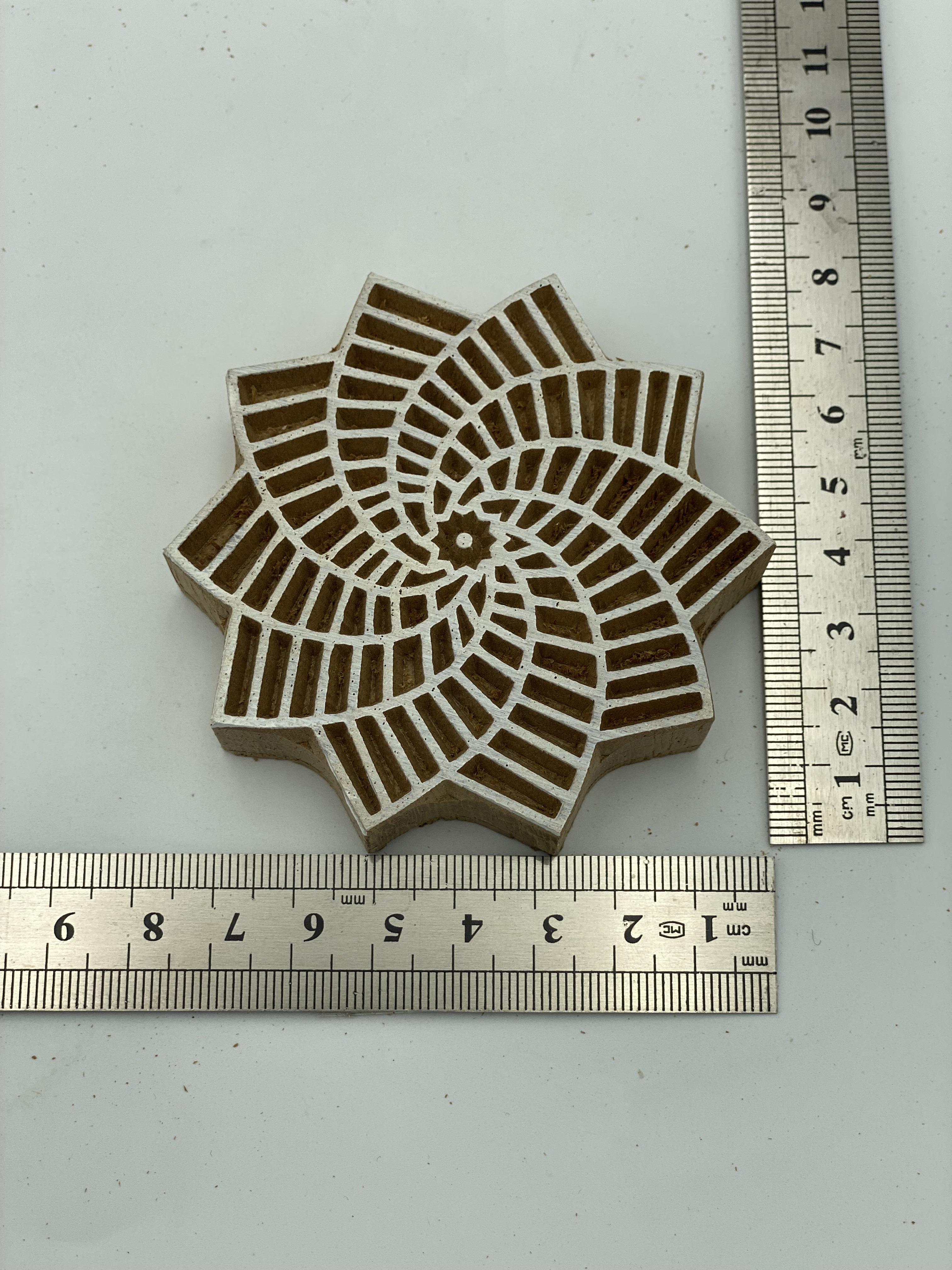 Mini Pervane Mandala Tahta Baskı Kalıbı 427 - EmicraftMini Pervane Mandala Tahta Baskı Kalıbı 427Mini Göbek Modeller