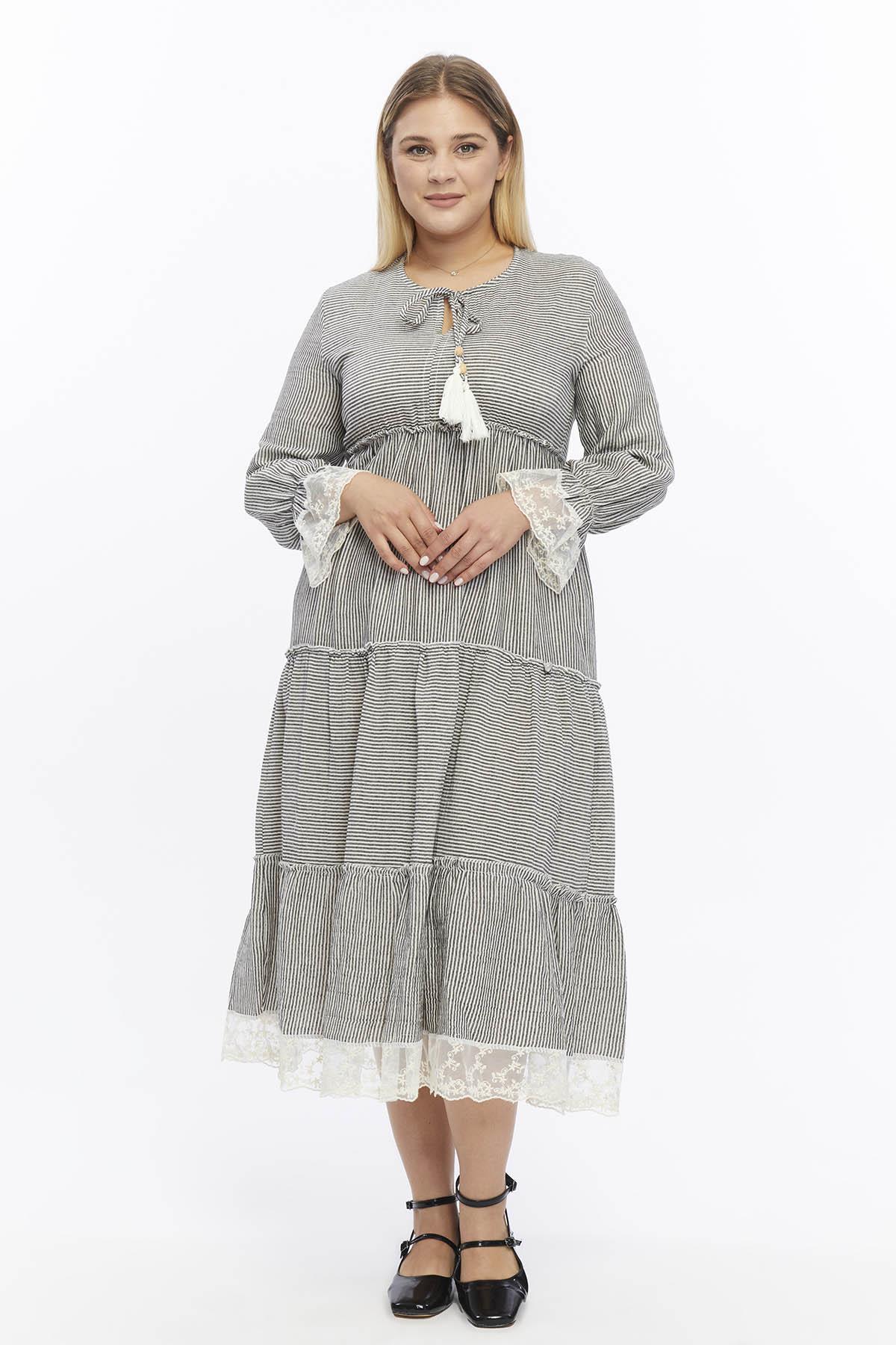 Çizgili Müslin Dantel Detaylı Elbise Siyah