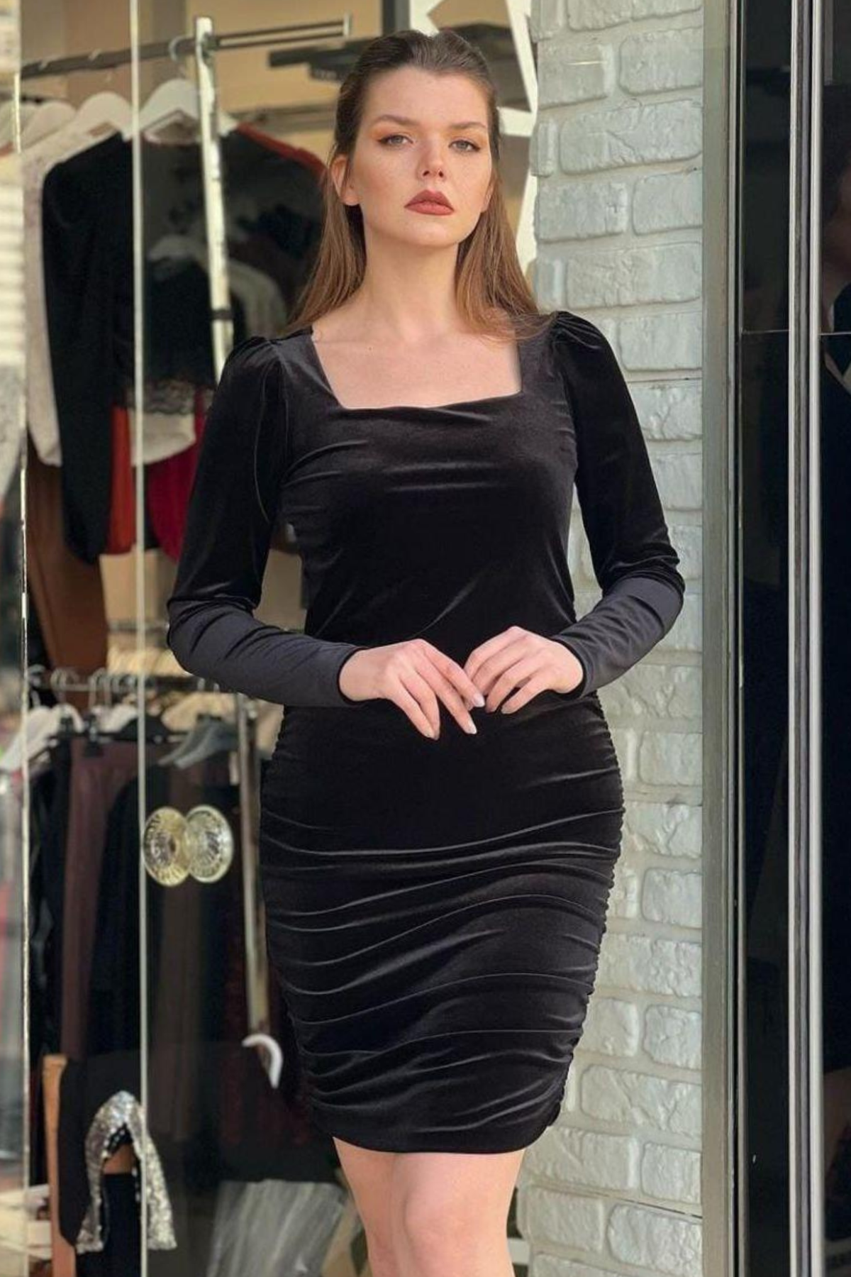 Kare Yaka Detay Büyük Beden Kadife Elbise