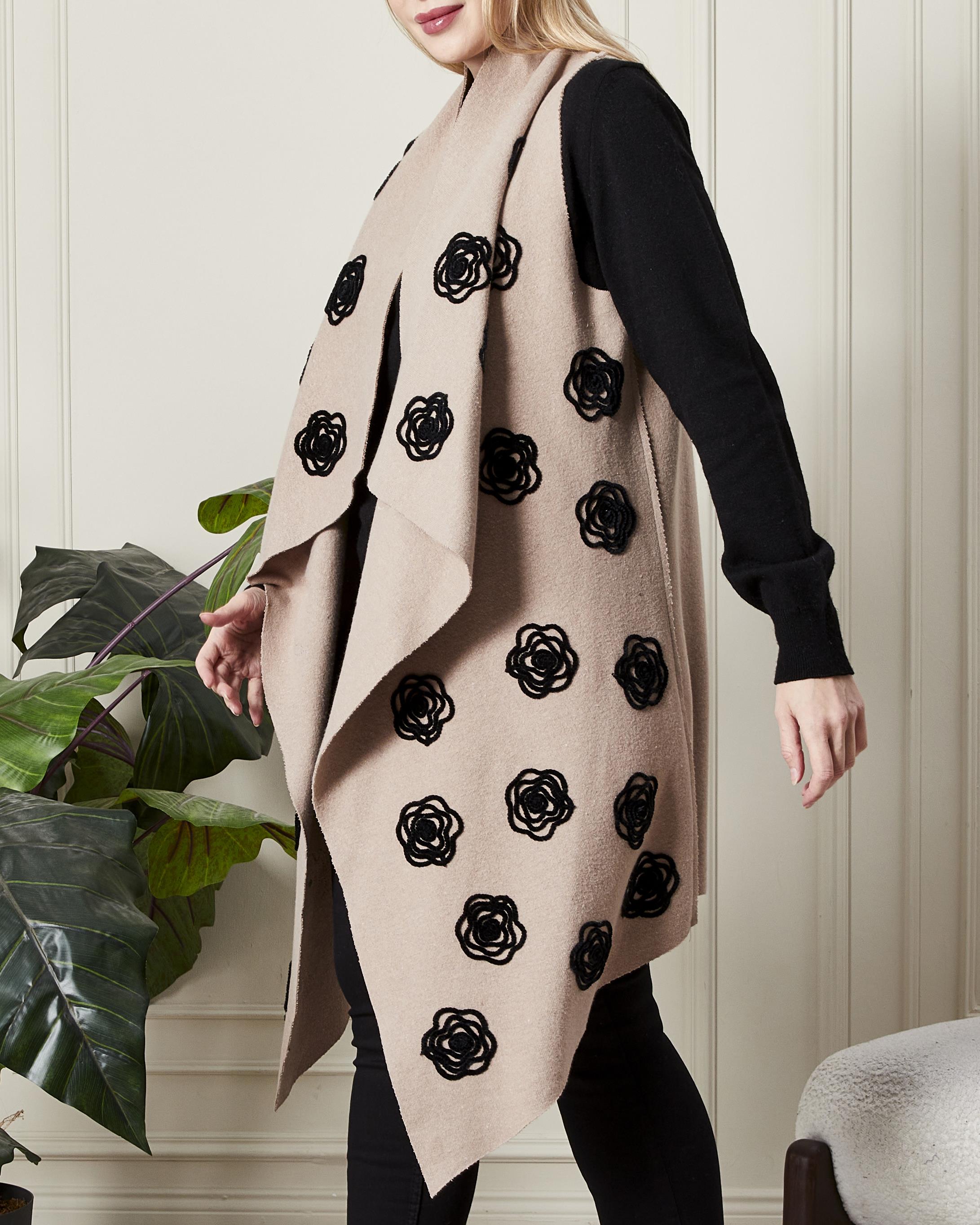 Nakış Detaylı Şal Yaka Uzun Yelek Krem