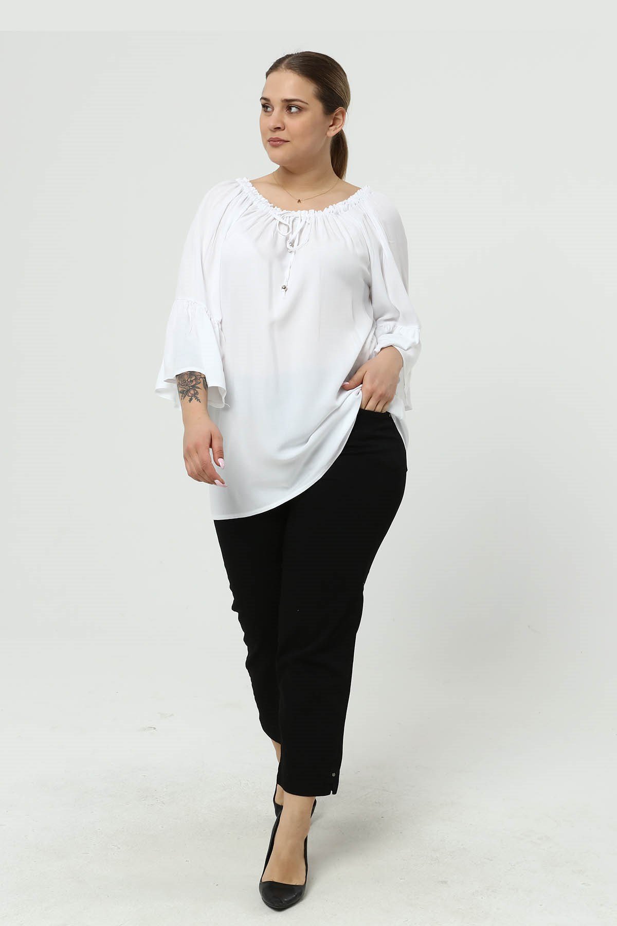 Yakası Lastikli Volankol Büyük Beden Tunik Beyaz