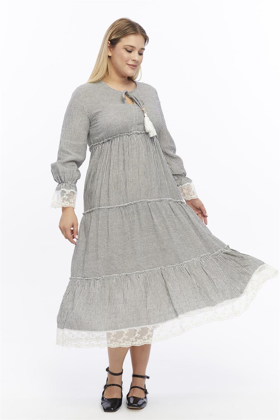 Çizgili Müslin Dantel Detaylı Elbise Siyah