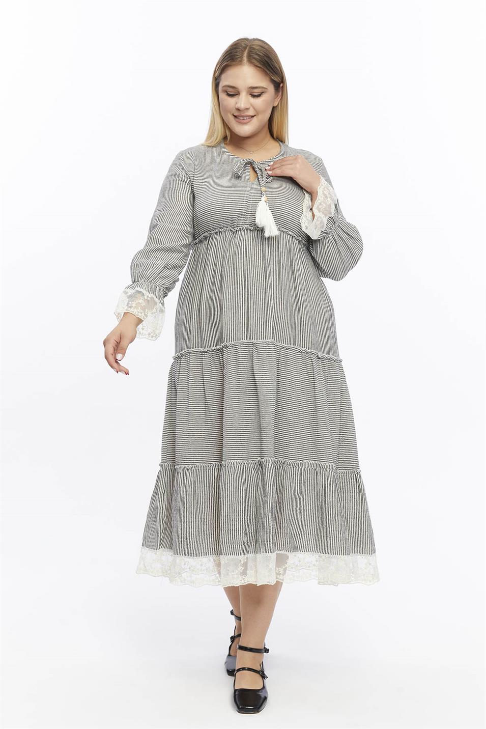 Çizgili Müslin Dantel Detaylı Elbise Siyah