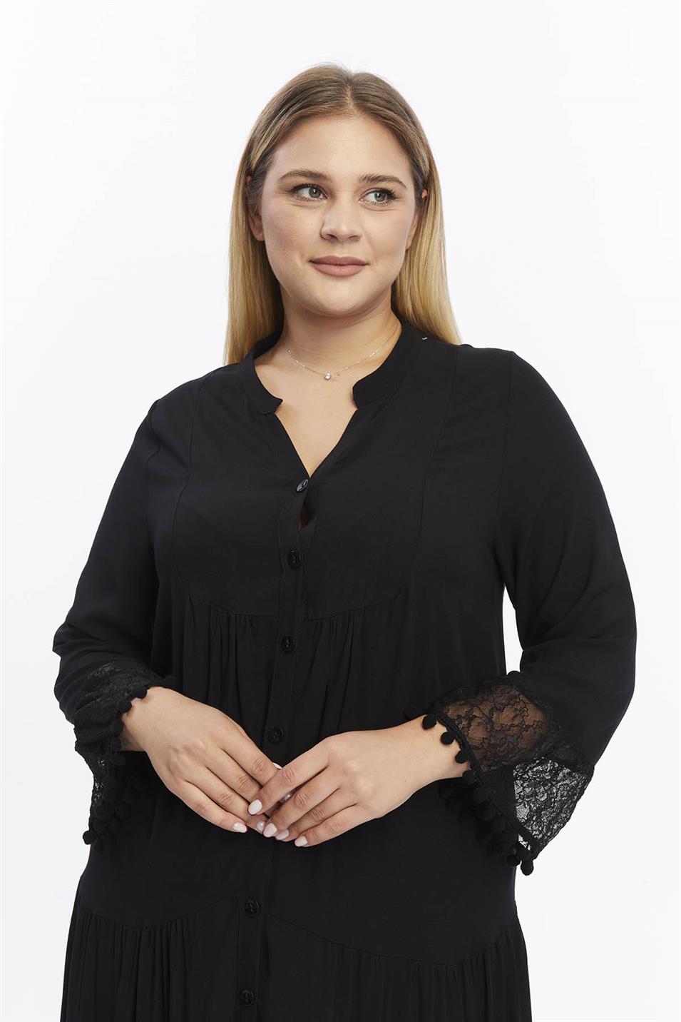 Kol Ve Eteği Dantel Detaylı Ponponlu Büyük Beden Elbise Siyah