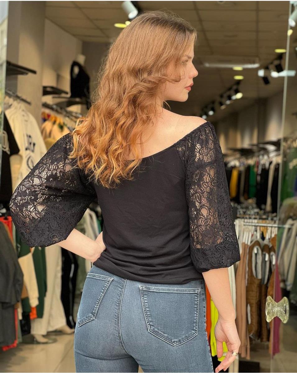 Kolu Dantelli Büzgü Detaylı Bluz