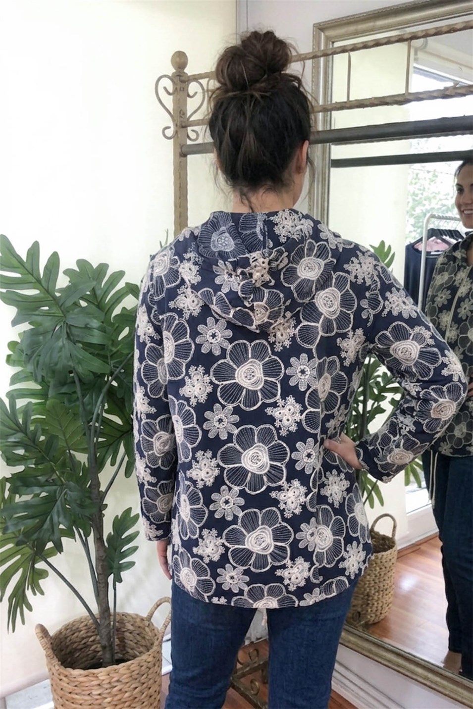 Nakışlı Modal Kumaş Büyük Beden Yazlık Ceket Lacivert