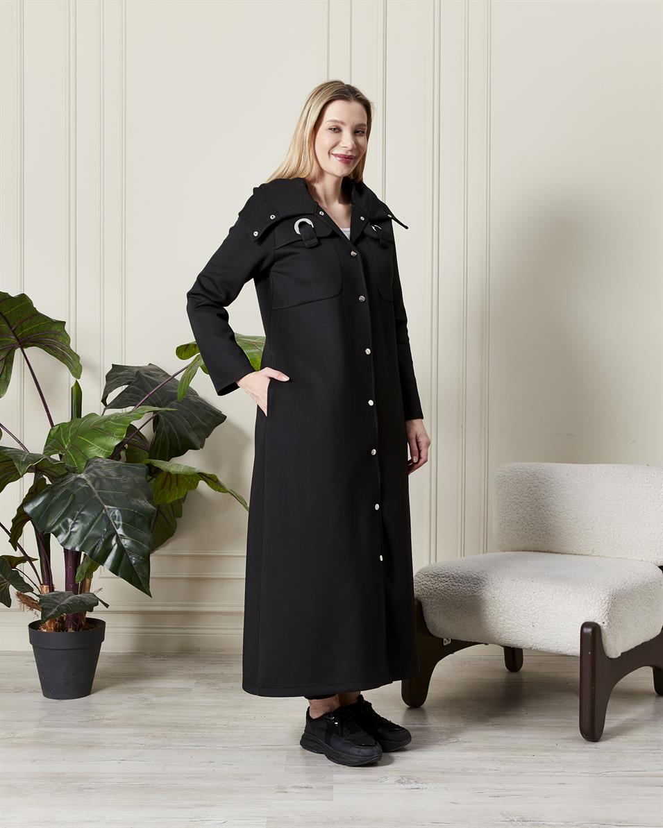 Şık Yakalı Kapüşonlu Düğmeli Uzun Kaban Siyah