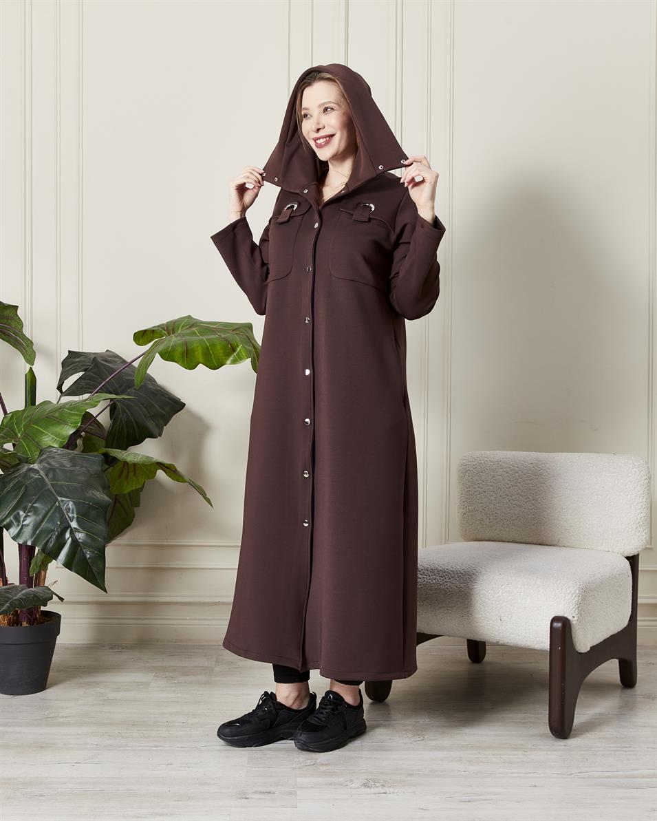 Şık Yakalı Kapüşonlu Düğmeli Uzun Kaban Kahverengi