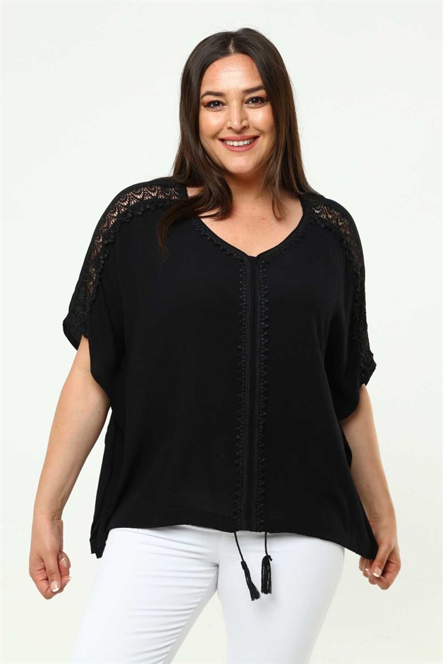 V Yaka Dantel Detaylı Büyük Beden Bluz Siyah