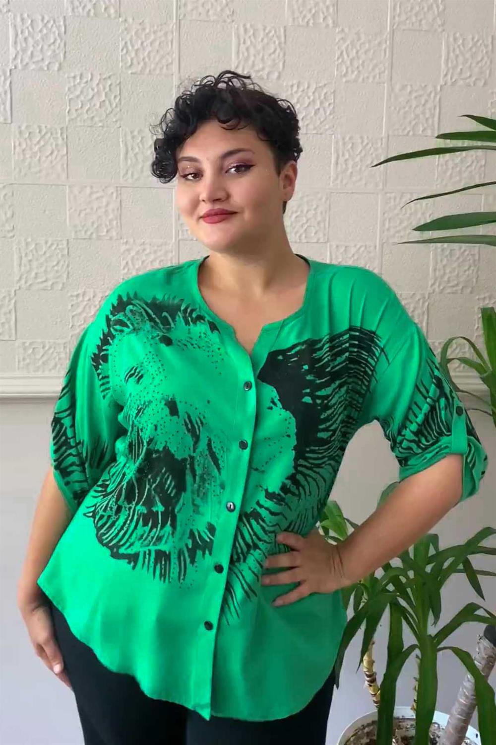 Baskılı Taş Detay Büyük Beden Gömlek Bluz Yeşil