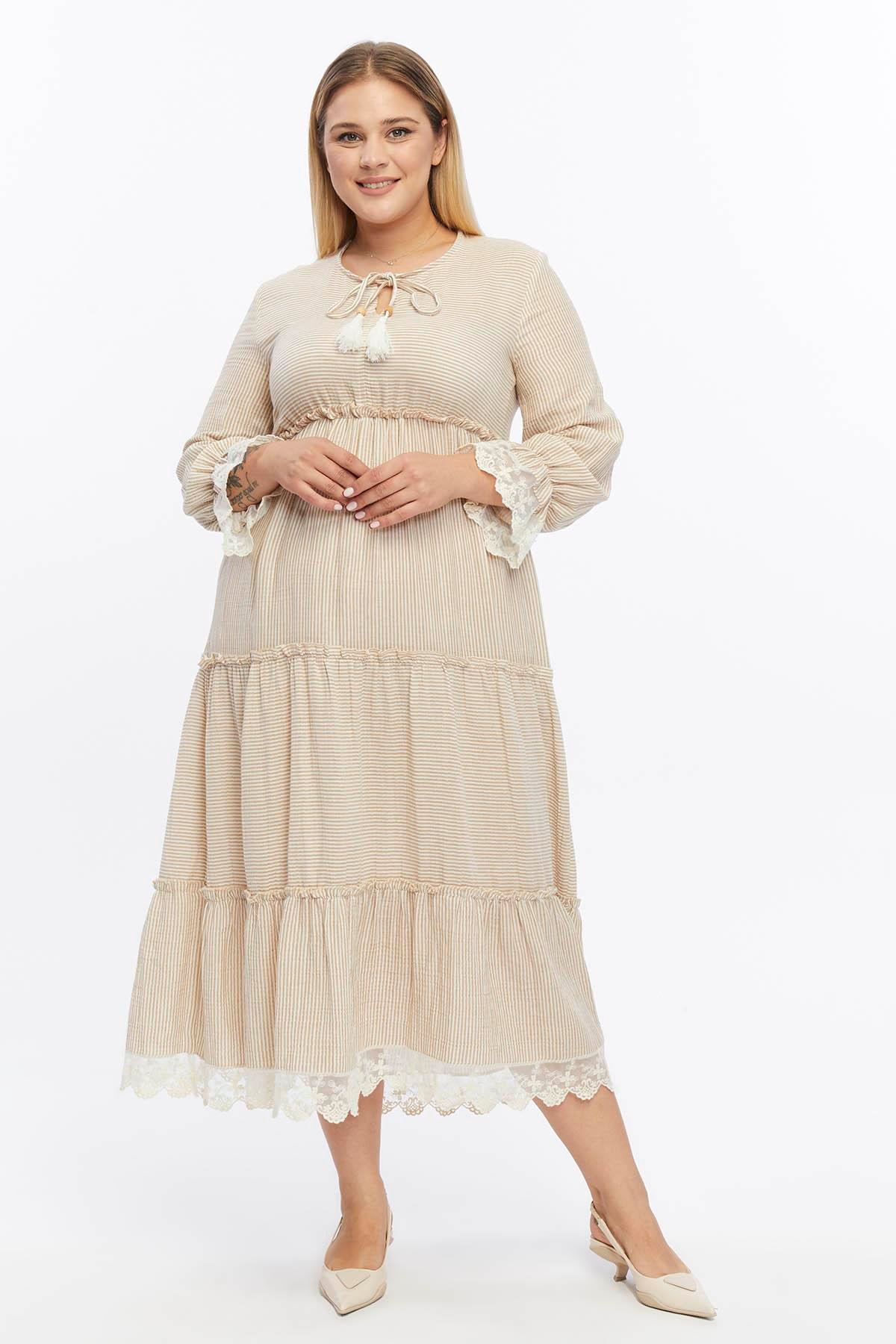 Çizgili Müslin Dantel Detaylı Elbise Bej
