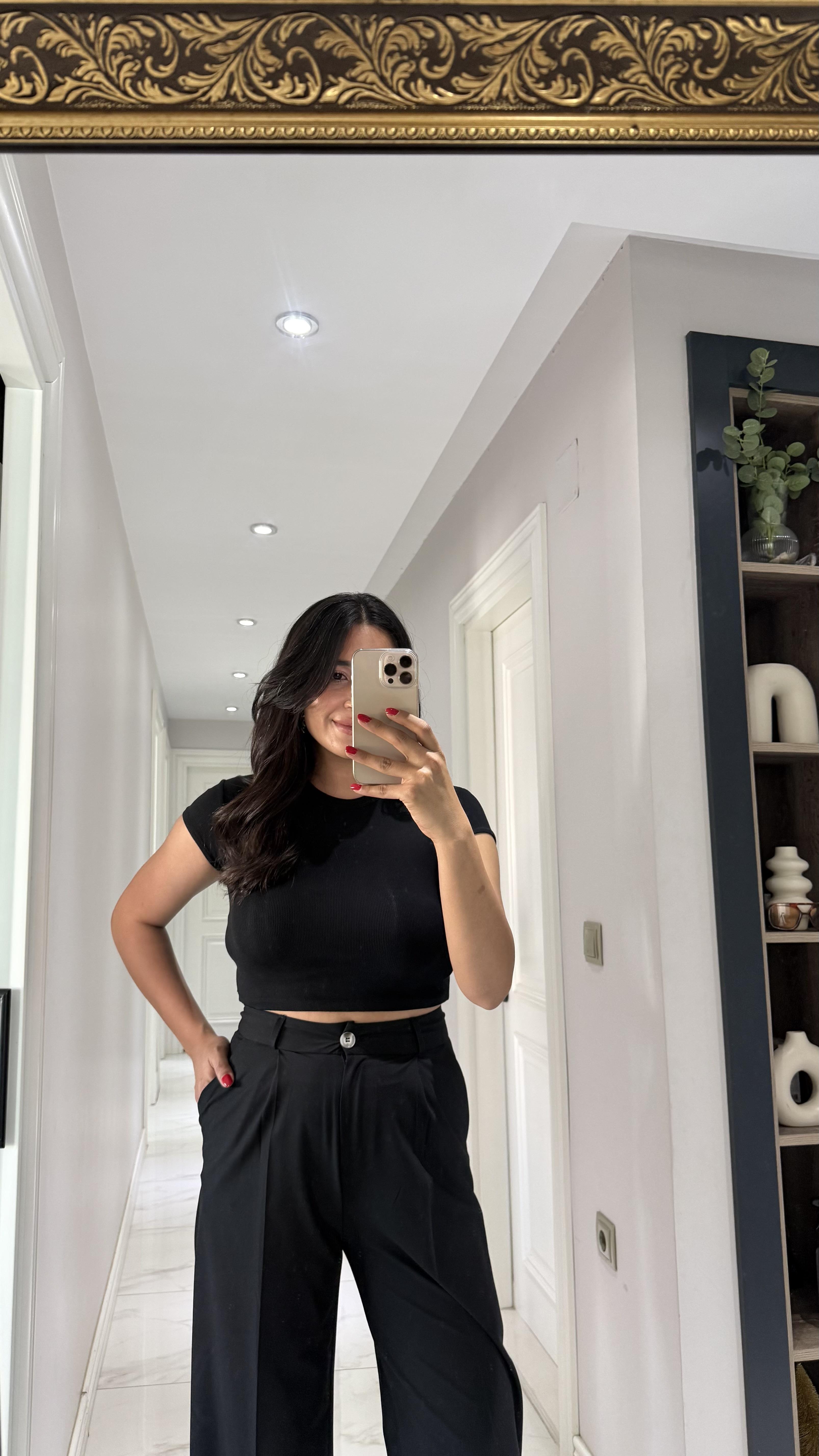 SİYAH  CROP 