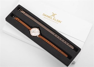 Daniel Klein DK102-01375D9 Çift Kordonlu Kadın Kol Saati 