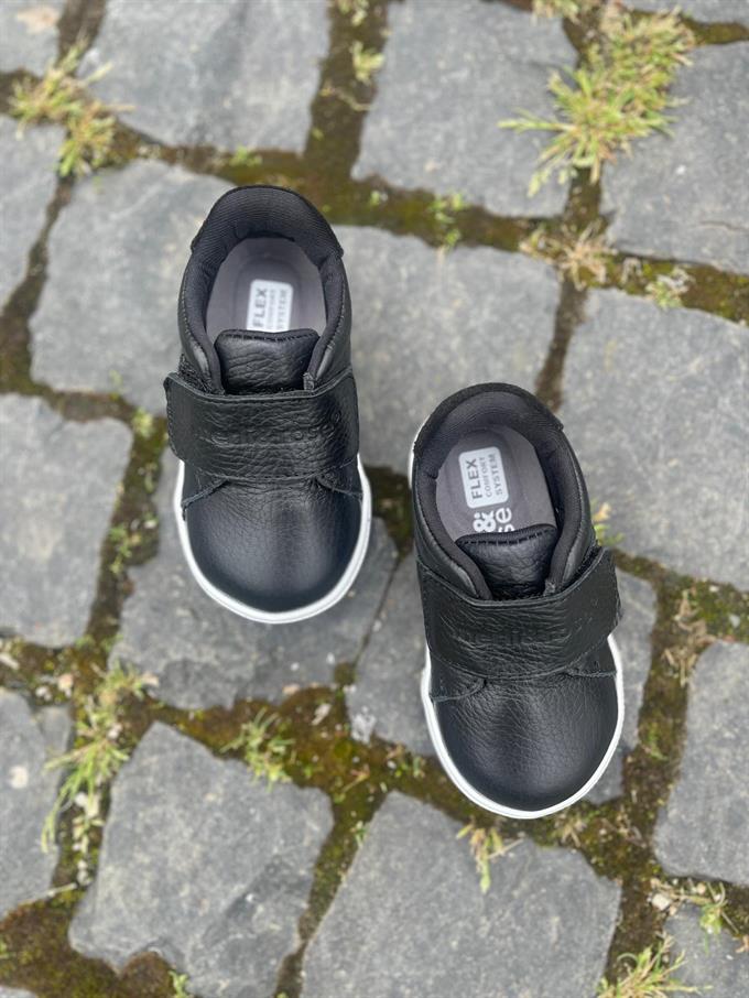 Merli&Rose Merli Sneaker | Black