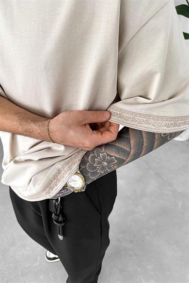 Bej Etnik Desenli Oversize Tişört