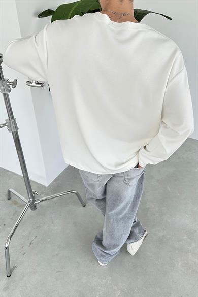 Beyaz Basic Uzun Kollu Oversize Tişört