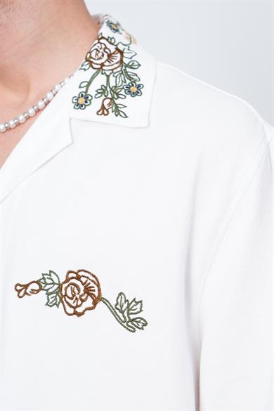 Beyaz Beyaz Flower Yaka Nakış Detay CH Oversize Gömlek