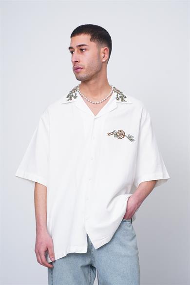 Beyaz Beyaz Flower Yaka Nakış Detay CH Oversize Gömlek