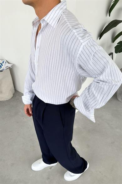 Beyaz Çizgili Oversize Keten Gömlek