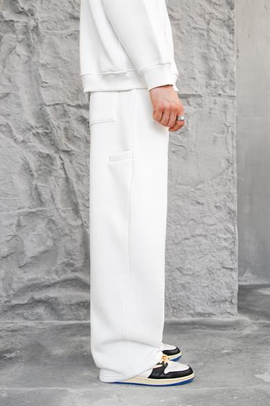 Beyaz Cozy Basic Pileli Baggy Eşofman