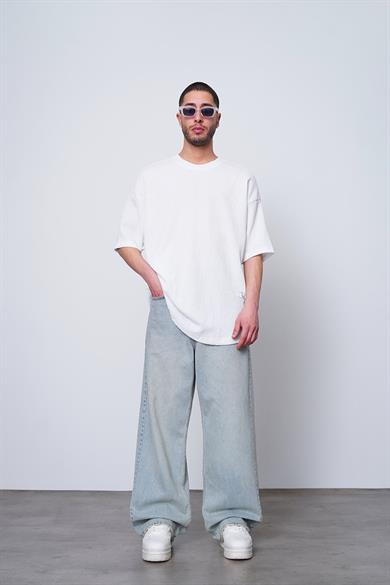 Beyaz Fitilli Basic Yırtmaç Detay O7 MH Oversize Tişört